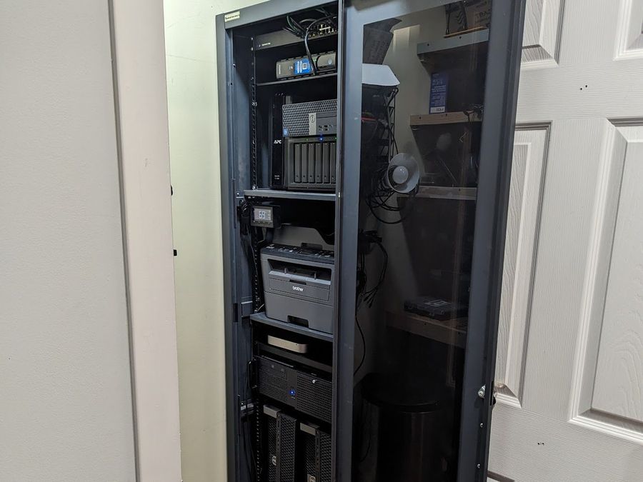 Home lab rack
