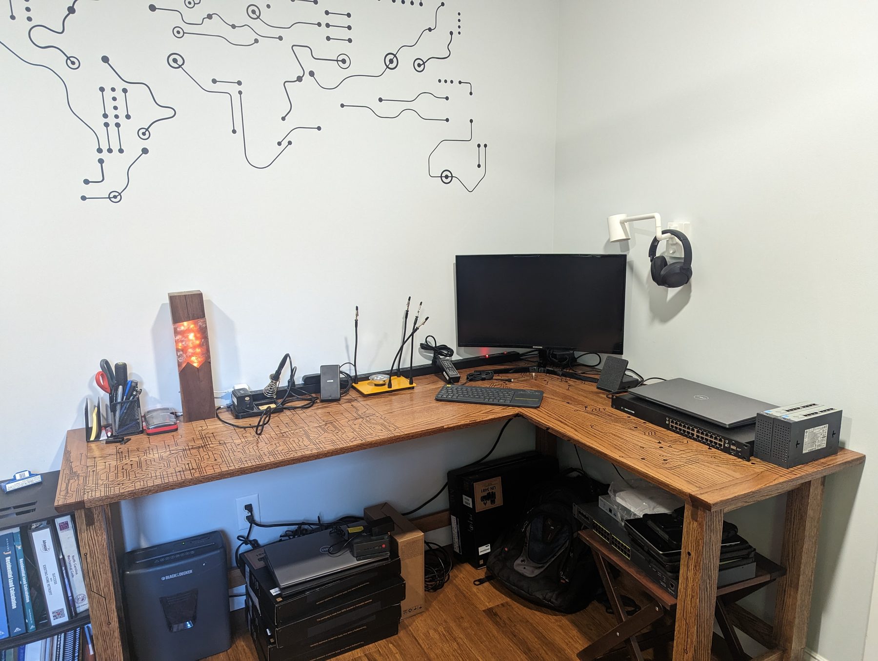 Red oak L-desk